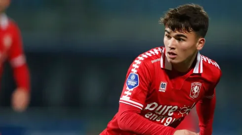 Manfred Ugalde anotó con la reserva del Twente tras estar rezagado en el primer equipo.