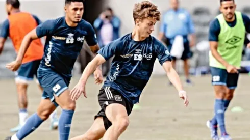 México le roba joven promesa a El Salvador