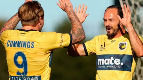 Marco Ureña se despachó con dos goles en su club.