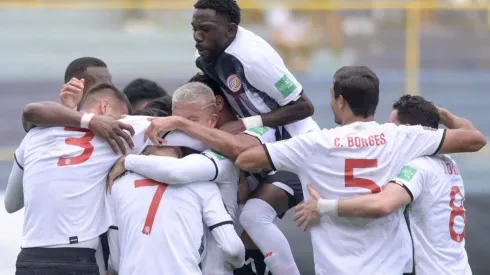 Costa Rica venció 2-1 a El Salvador