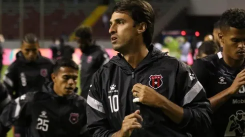Bryan Ruiz pidió sostener a Rudé en el cargo