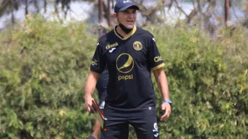 Hernán Medina debuta en el banquillo de Motagua