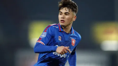 Manfred Ugalde cuenta con pocos minutos en el Twente FC