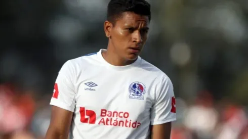 Bryan Moya está cerca de volver a jugar con Olimpia
