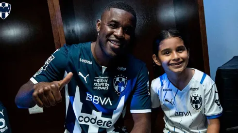Imperdible reacción de aficionda a Monterrey tras conocer a Joel Campbell.