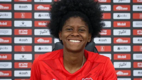 Natalia Mills renueva con LD Alajuelense