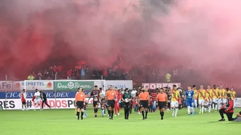 Alajuelense recibió sanciones por el uso de bombas de humo (LDA)