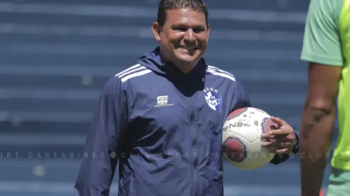 Geiner estaría conservando su cargo pero sus asistentes estarían fuera del club (CSC)