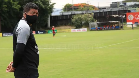 Ronald Gómez, asistente técnico de la Selección de Costa Rica