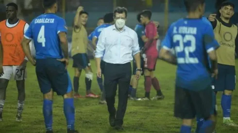 Hugo Pérez se abrazó con Christian Pulisic