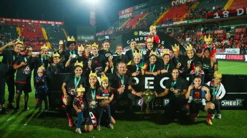 Mills y Rangel se coronan tricampeonas en Costa Rica