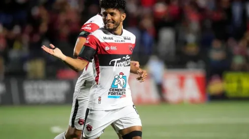 Johan Venegas analizó las ida de las semis