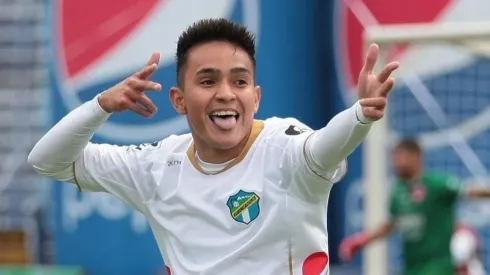 Oscar Santis seguirá en Comunicaciones