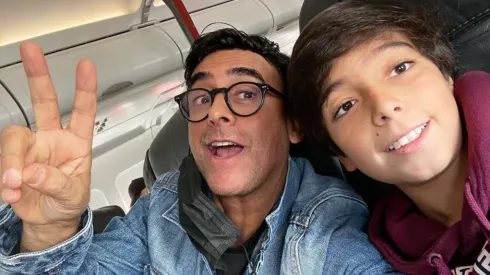 Adal Ramones junto a su hijo están en Costa Rica para vivir la final entre Cartaginés y Alajuelense (Adal Ramones, Facebook)