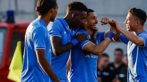 José Córdoba es titular en la Conference League