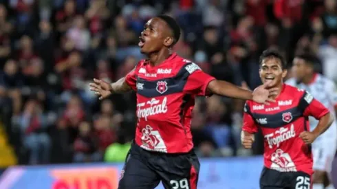 Bryan Félix, la joya hondureña que brilla en Alajuelense.
