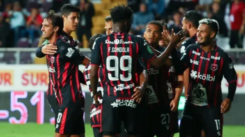 Alajuelense deberá dejar a uno de sus extranjeros en las gradas (LDA)