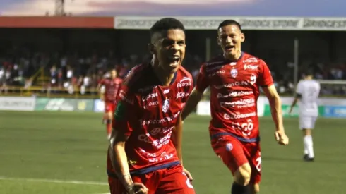 San Carlos venció contundentemente a Saprissa (ADSC)