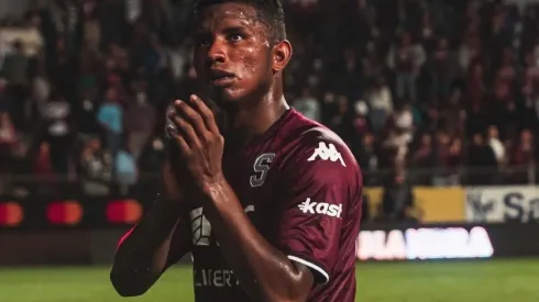 Fidel Escobar recibe elogios en Costa Rica