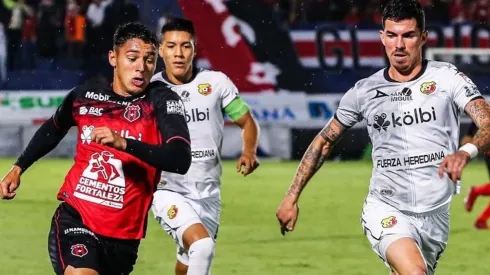 Alajuelense rescató un punto ante Herediano luego de ir abajo 2 por 0 (LDA)