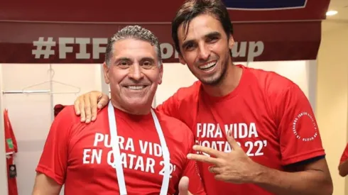 El profesor Suárez y Bryan Ruiz (Fedefut CRC)