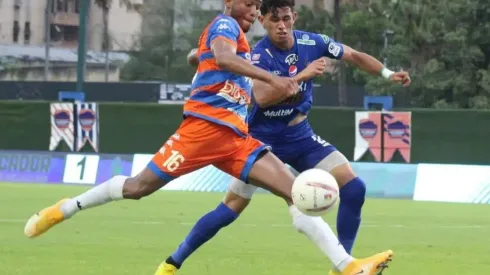 Alfredo Stephens volvió a anotar en su club