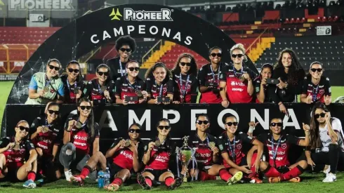 Alajuelense conquistó el Torneo UNCAF tras volver a derrotar a Saprissa.