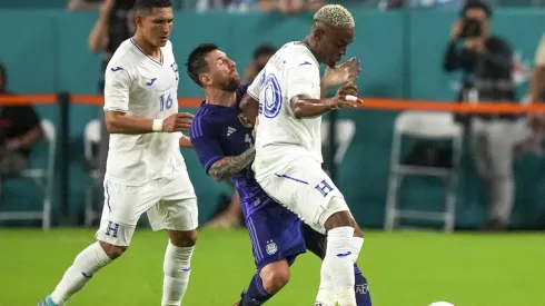 Lionel Messi se pronuncia de la fuerte marca que le aplicó Honduras