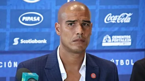 Oficial: Douglas Sequeira llega a Guatemala