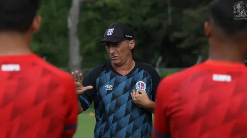 Pedro Troglio: "He jugado clásicos en Argentina e Italia, pero venir a uno de Honduras es muy duro"