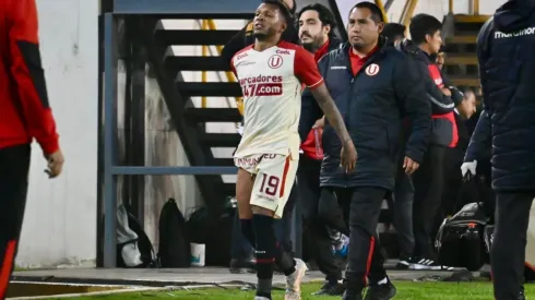 Alberto Quintero sale por lesión en partido de Universitario