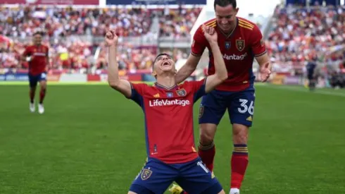 Bryan Oviedo generó dos asistencias en crucial triunfo del Real Salt Lake.