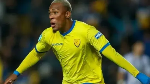 Deybi Flores se mandó dos golazos en la Copa de Grecia
