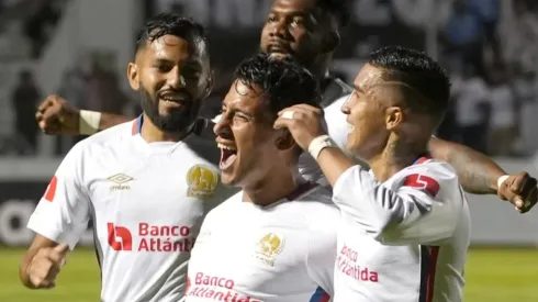 Olimpia sacó un valioso y contundente triunfo en casa y llegará con comodidad al juego de vuelta.