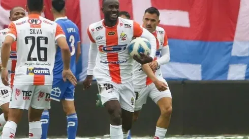 Cecilio Waterman anotó un triplete con Cobresal