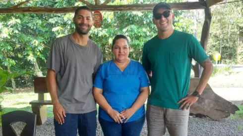 Navas y Saborío en su paseo por Guatuso (Guatusotv Channel)