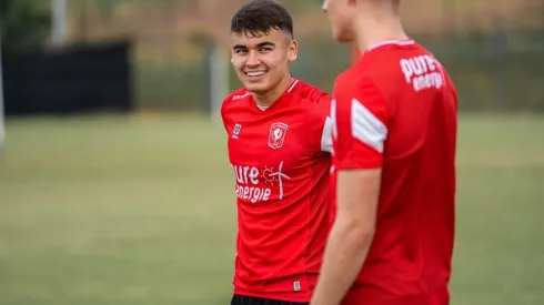 Manfred Ugalde en las prácticas con el FC Twente (FC Twente)