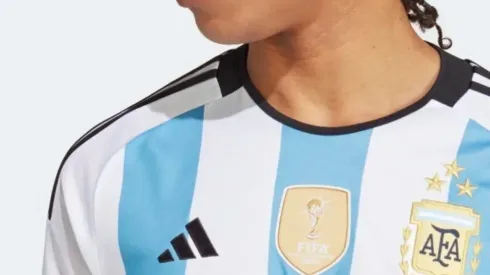 La nueva camiseta de la Selección de Agentina se agotó en tiendas tras solo media hora de salir a la venta (Adidas, Argentina)