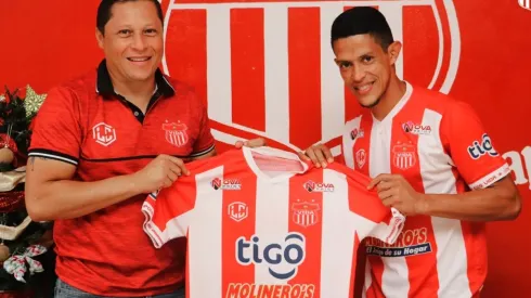 Jesse Moncada firmó y fue presentado oficialmente con los cocoteros (Social Vida)