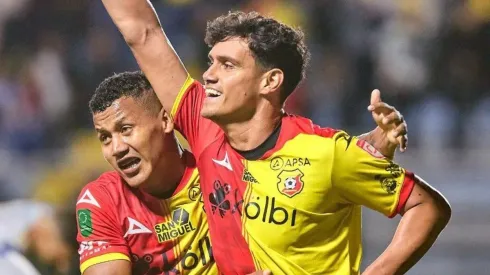 La oferta que tiene Yeltsin Tejeda para volver al exterior.