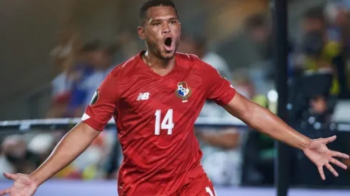 Rolando Blackburn firmó con el FAS de El Salvador para este 2023