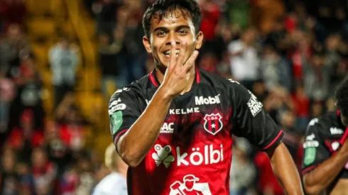 Aarón Suárez inició con todo el 2023 y ya es líder de goleo en el torneo (LDA)