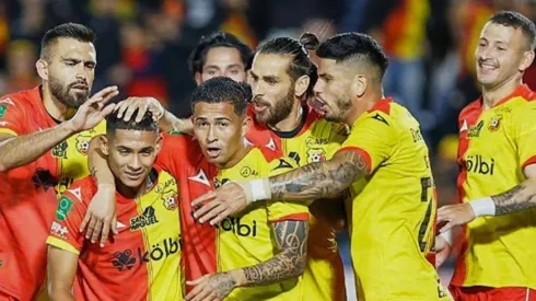 Los florenses remontaron el juego ante San Carlos en solo 8 minutos (CSH)