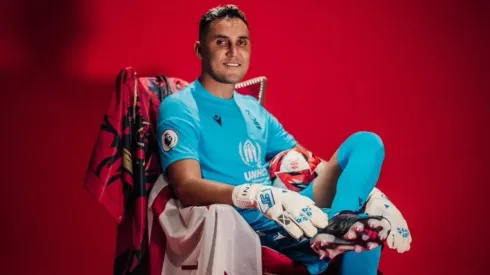 La espectacular bienvenida del Nottingham Forest a Keylor Navas.