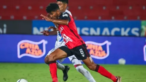 Johan Venegas, anotador del primer tanto para los manudos (LDA)