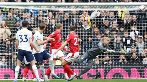 Keylor Navas y Nottingham Forest sufrieron la furia de Harry Kane en el triunfo de Tottenham.