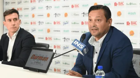 Saprissa responde tras las acusaciones de racismo contra Jeaustin Campos y Ángel Catalina.