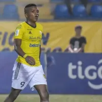 Ronaldo Córdoba comienza a llamar la atención en Sudamérica