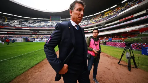 MEXICO CITY, MEXICO – MARCH 07: Robert Siboldi, head coach of Cruz Azul looks on during the 9th round match between Cruz Azul and Tijuana as part of the Torneo Clausura 2020 Liga MX at Azteca Stadium on March 07, 2020 in Mexico City, Mexico. (Photo by Hector Vivas/Getty Images)
