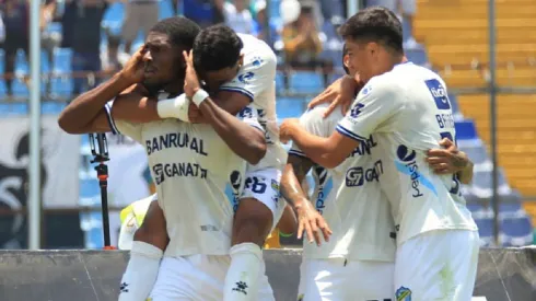 Comunicaciones vence a Municipal y se adueña del liderato (Comunicaciones)